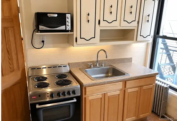 264 Driggs AVE #2R, Brooklyn, NY 11222