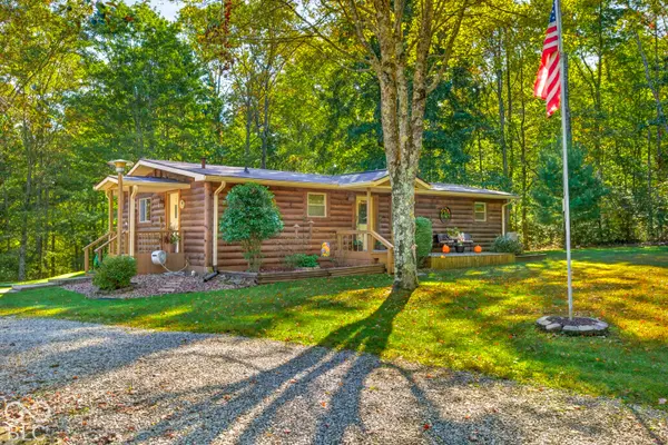 2459 Amy LN, Nashville, IN 47448
