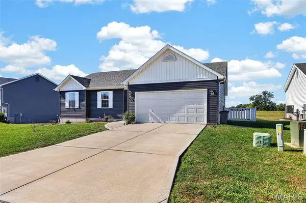 831 Warrior Ridge DR, Warrenton, MO 63383