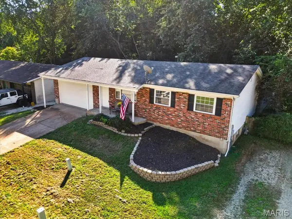 5034 Country Valley DR, Imperial, MO 63052