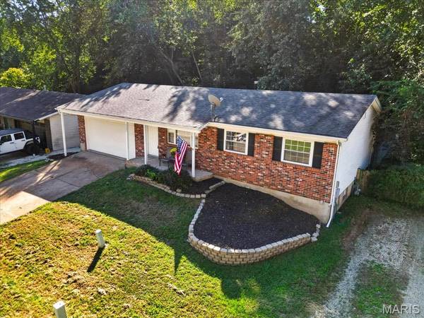5034 Country Valley DR, Imperial, MO 63052