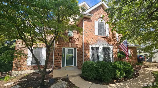 727 Heatherstone DR, High Ridge, MO 63049