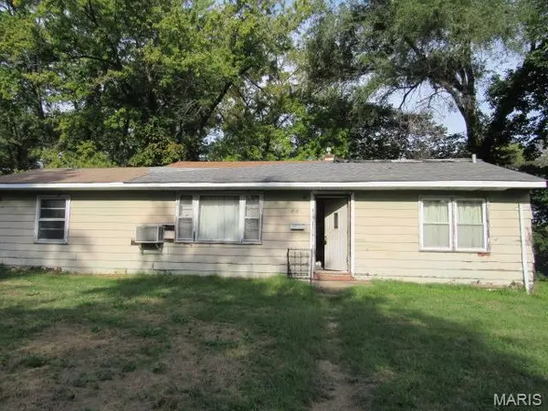 851 N 79th ST, East St Louis, IL 62203