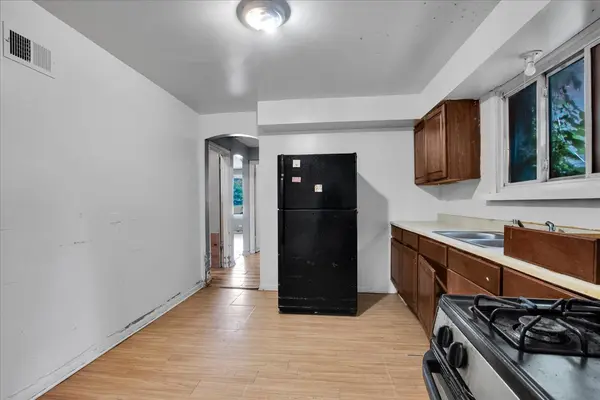 9302 S Rhodes AVE, Chicago, IL 60619