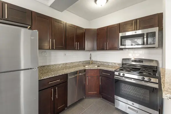 1608 W Sherwin AVE #414, Chicago, IL 60626