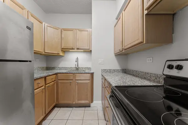 4520 N Clarendon AVE #403, Chicago, IL 60640