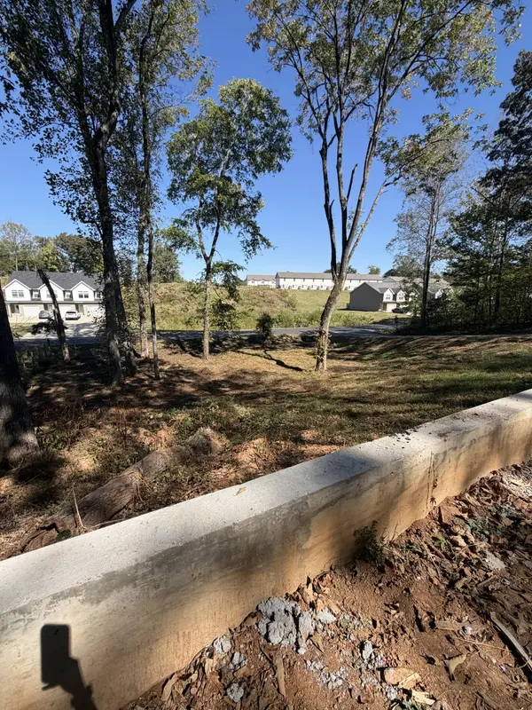 932 Shady Ln, Clarksville, TN 37042
