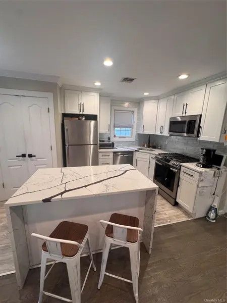 68 Brookline AVE #Main floor, East Atlantic Beach, NY 11561