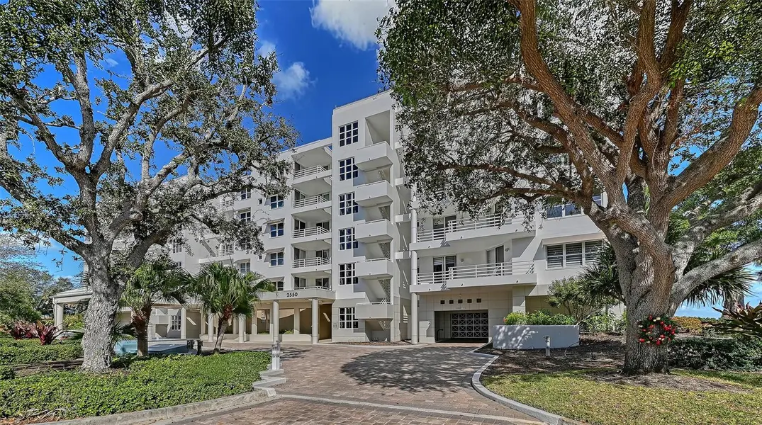 2550 HARBOURSIDE DR #334, Longboat Key, FL 34228