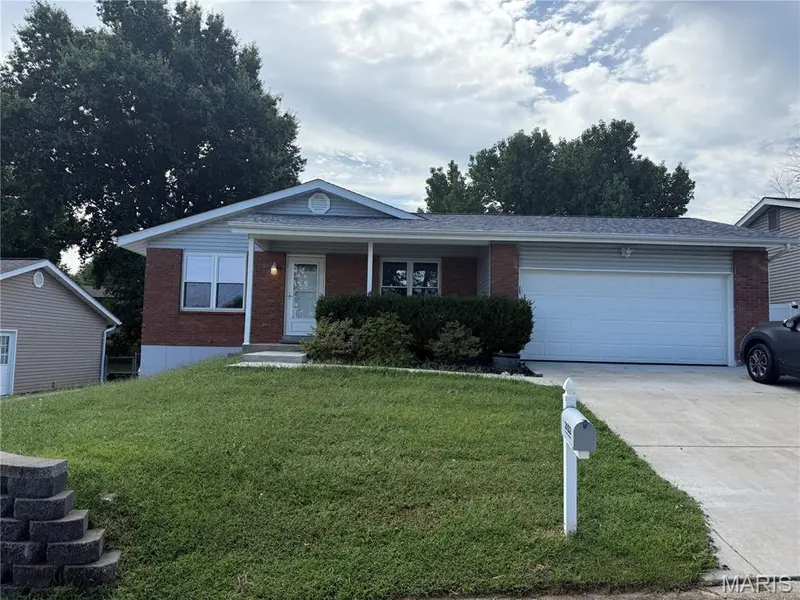 2152 Treasure Island DR, Imperial, MO 63052