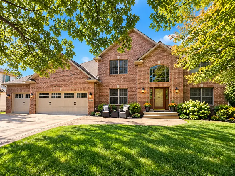 1400 Larkspur DR, Woodbury, MN 55129