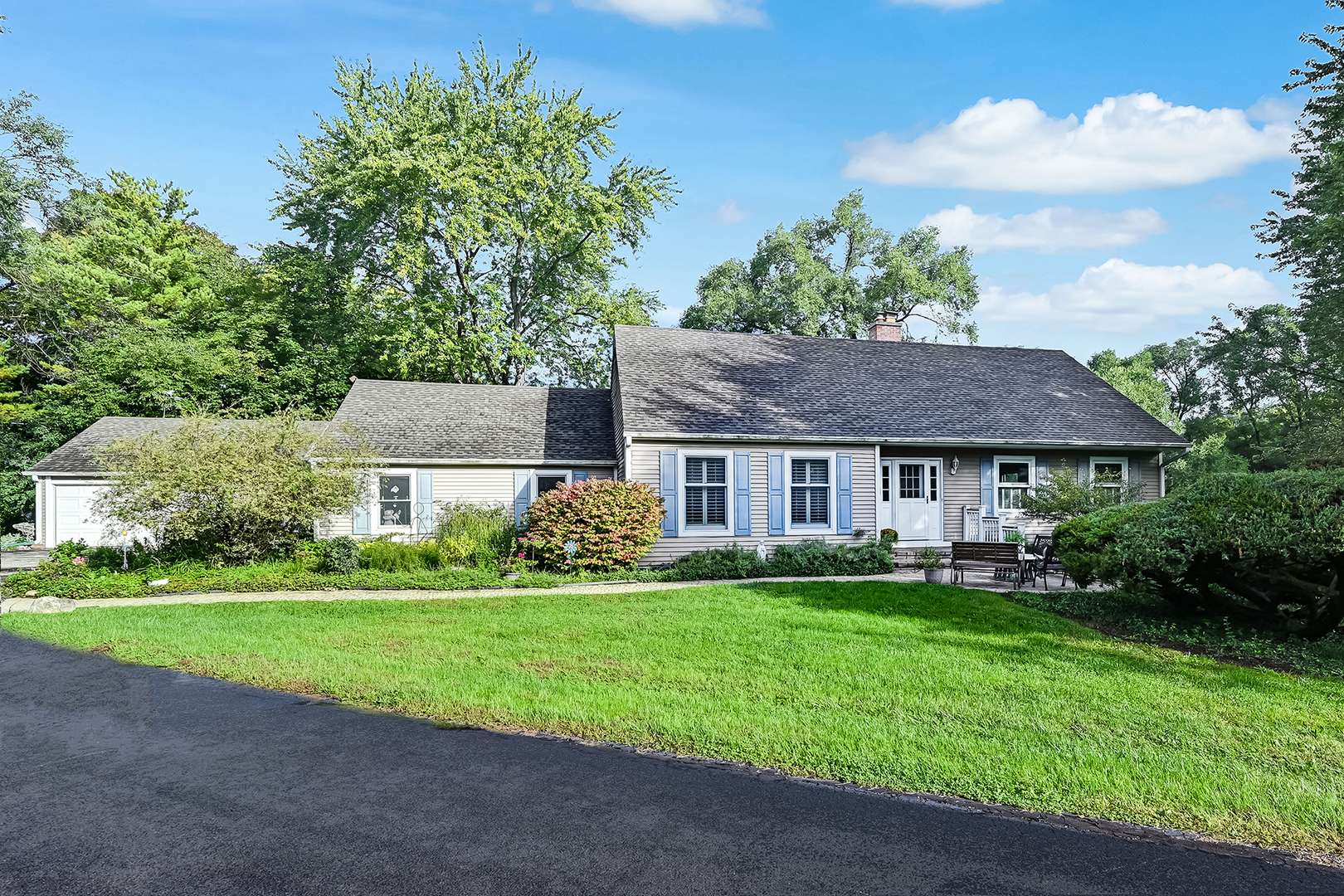 24462 N Kelsey RD, Barrington, IL 60010