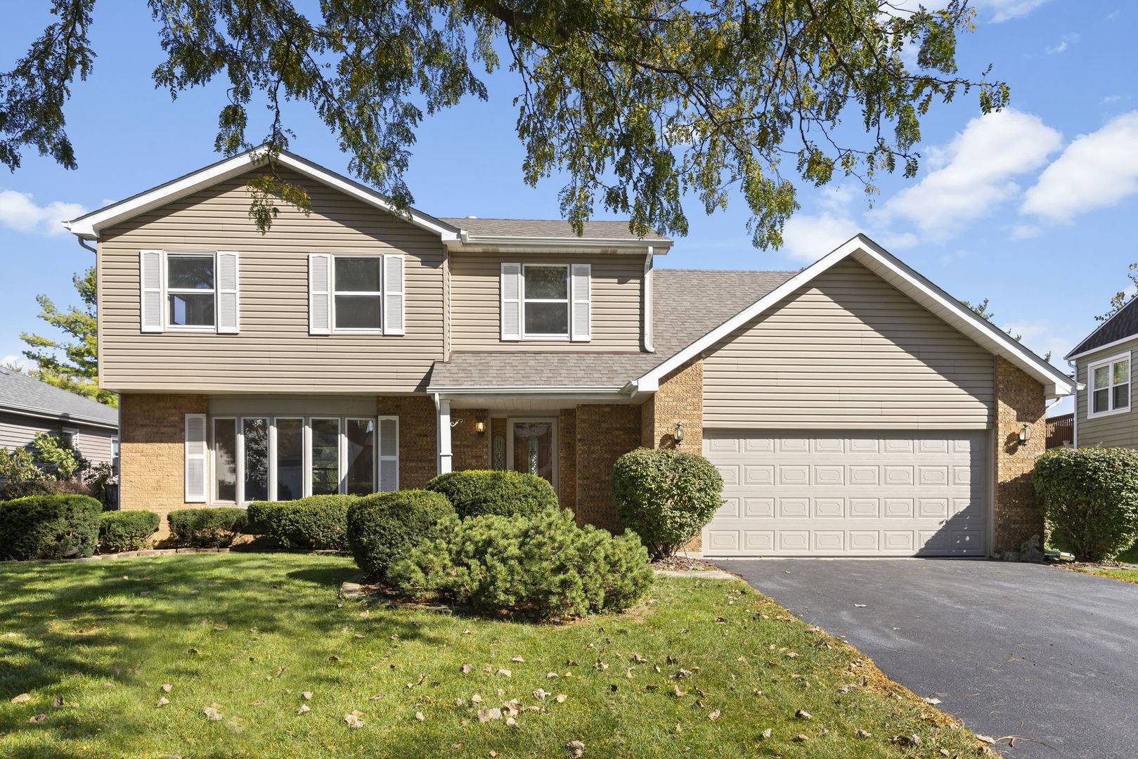 8421 Chelsea LN, Woodridge, IL 60517