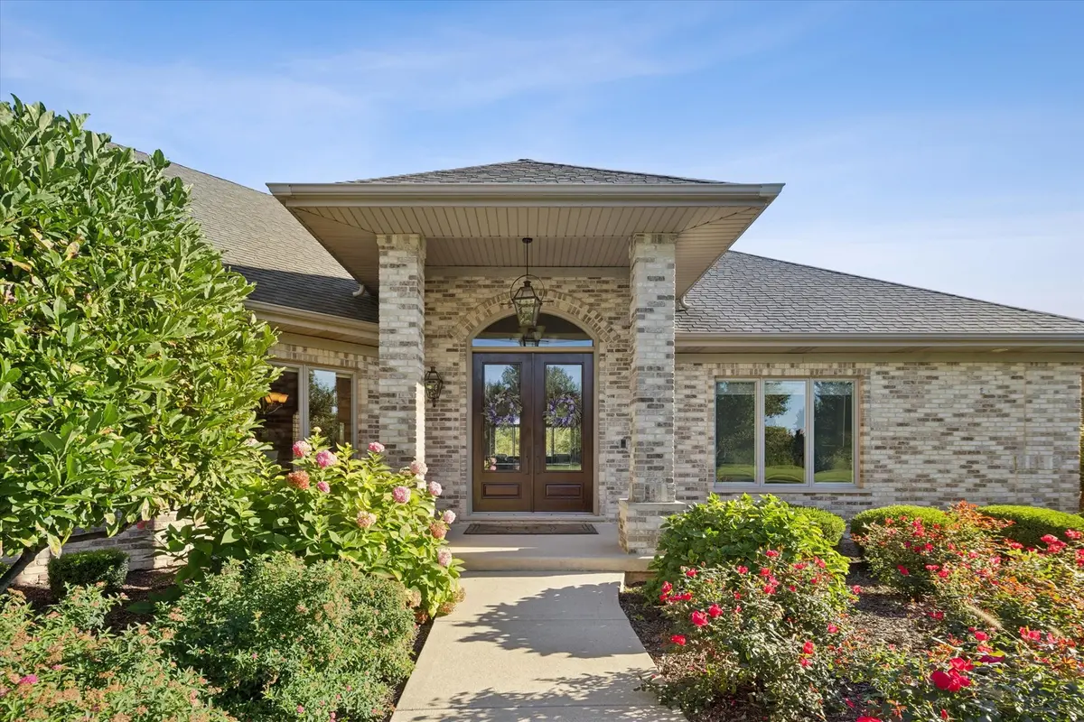 25860 Prairie Hill LN, Plainfield, IL 60585