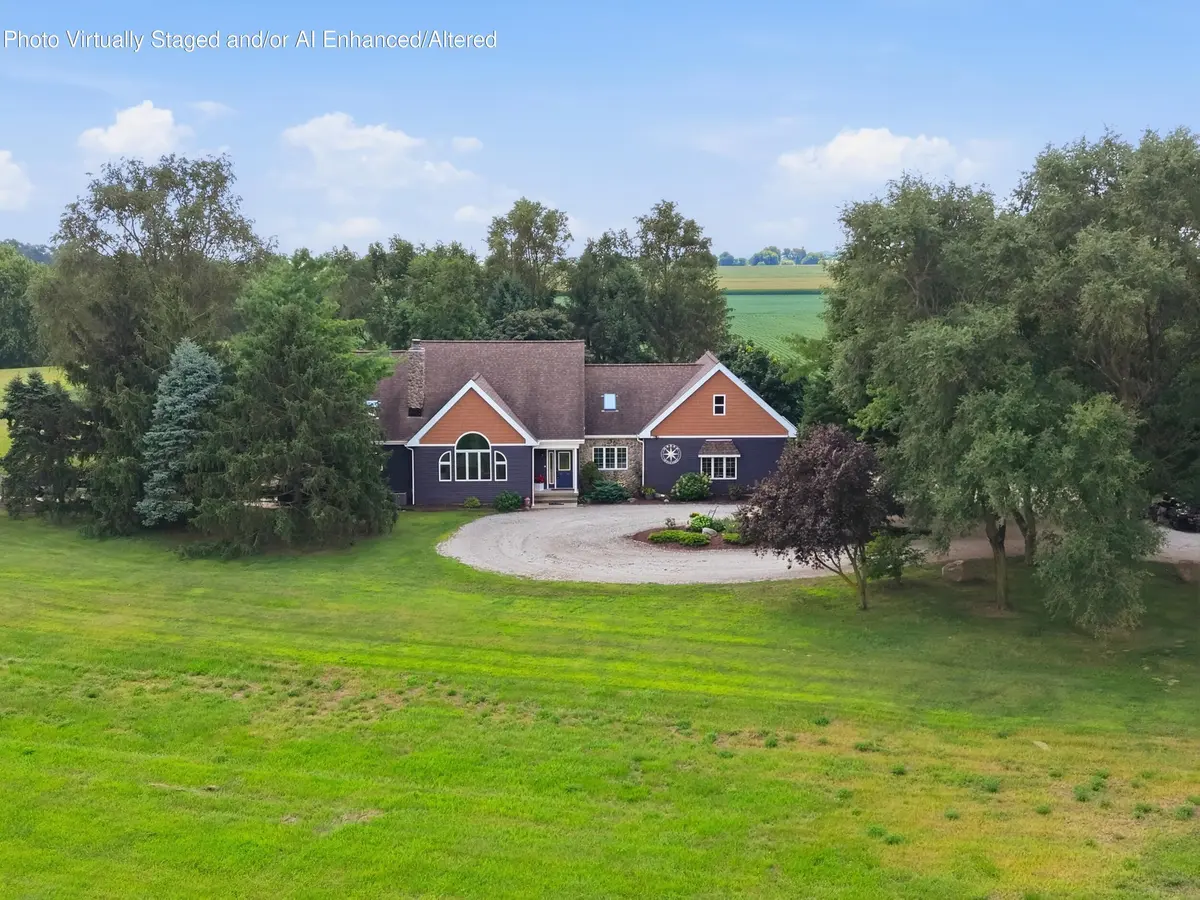 1737 E 1700 North RD, Watseka, IL 60970