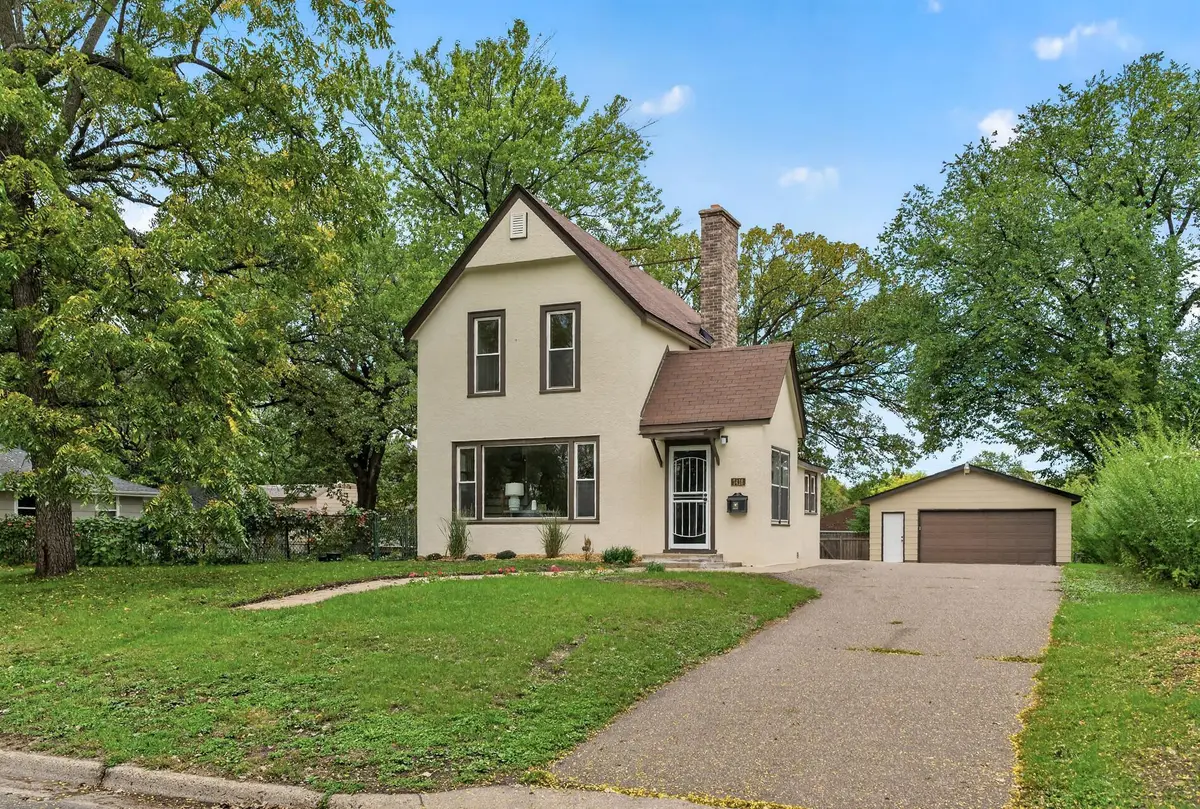7418 Edgebrook DR, Saint Louis Park, MN 55426