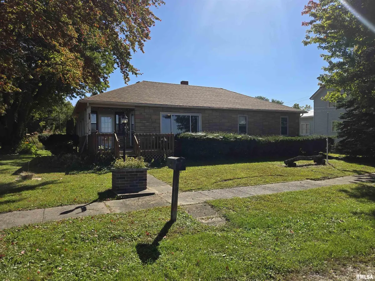 250 W 1ST ST, Dallas City, IL 62330