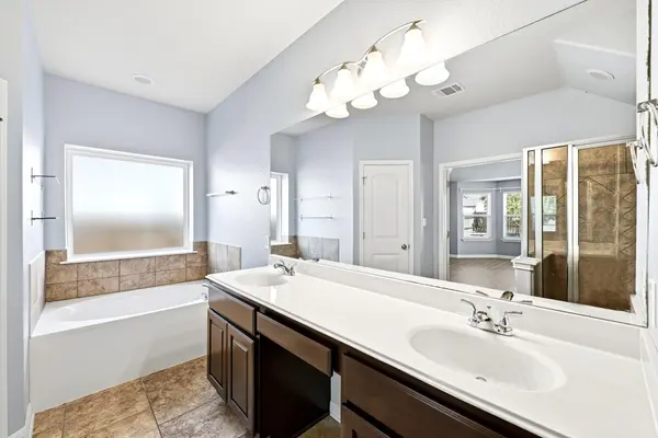 8206 Arezzo DR, Round Rock, TX 78665