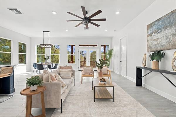 157 E Keanahalululu LN, Bastrop, TX 78602