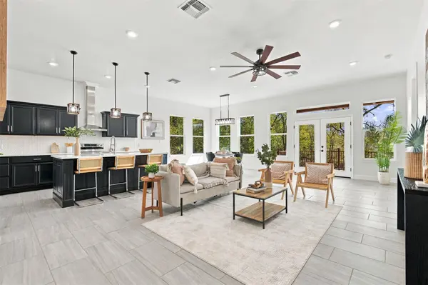157 E Keanahalululu LN, Bastrop, TX 78602