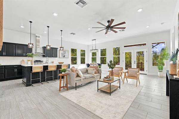157 E Keanahalululu LN, Bastrop, TX 78602