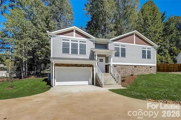 26 John Halford CT, Hendersonville, NC 28792
