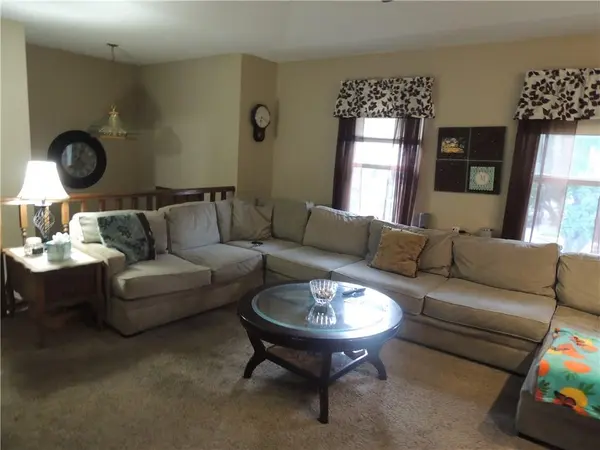 6911 N Liberty ST, Liberty, MO 64118