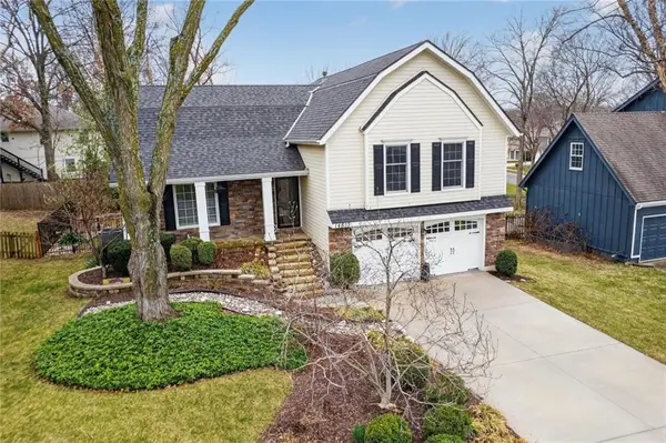 14813 W 83rd TER, Lenexa, KS 66215