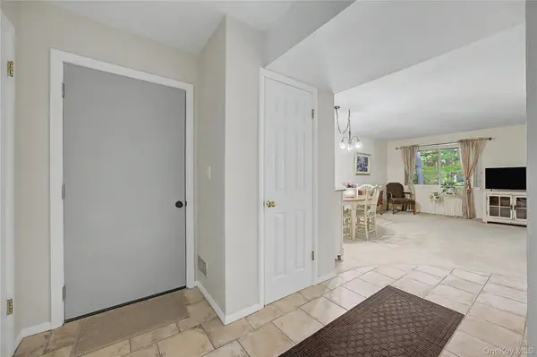 160 Carriage CT #D, Yorktown Heights, NY 10598