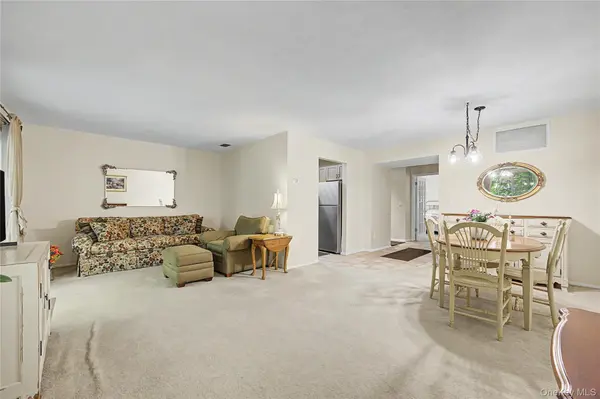 160 Carriage CT #D, Yorktown Heights, NY 10598