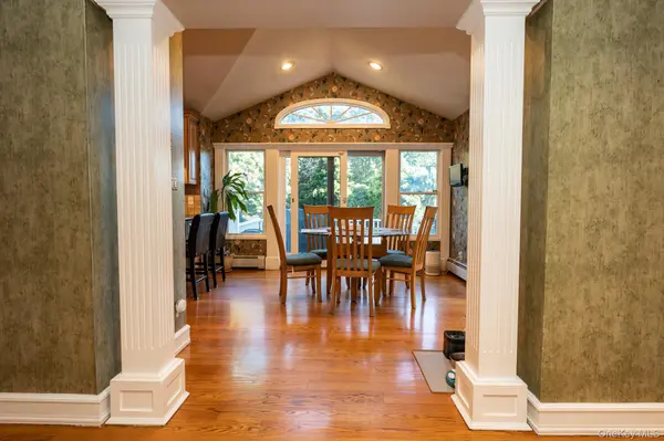 442 Wolf Hill RD, Dix Hills, NY 11746
