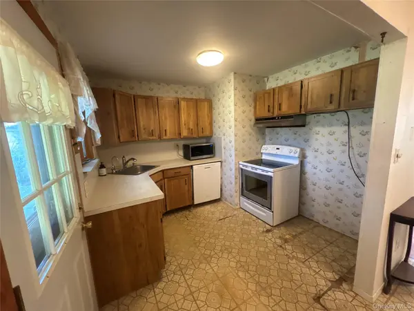 771 Windmill AVE, West Babylon, NY 11704