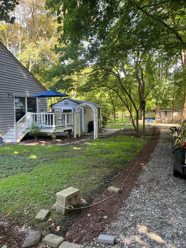 17 Lakelands AVE, Greenwood Lake, NY 10925