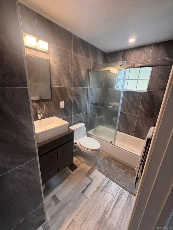 68 Brookline AVE #Main floor, East Atlantic Beach, NY 11561