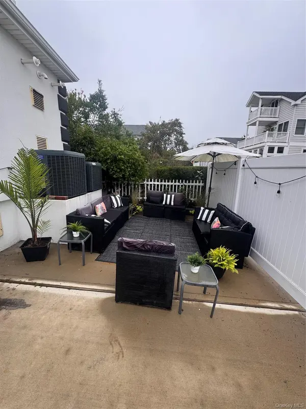 68 Brookline AVE #Main floor, East Atlantic Beach, NY 11561