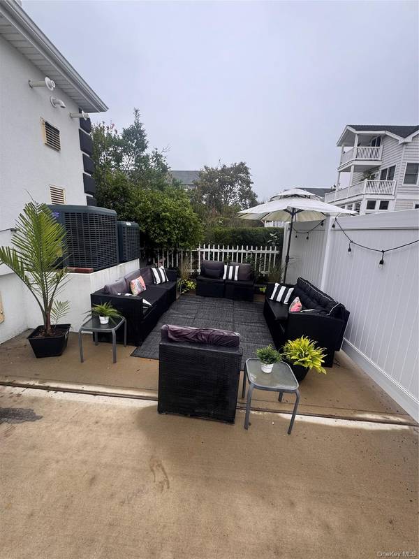 68 Brookline AVE #Main floor, East Atlantic Beach, NY 11561