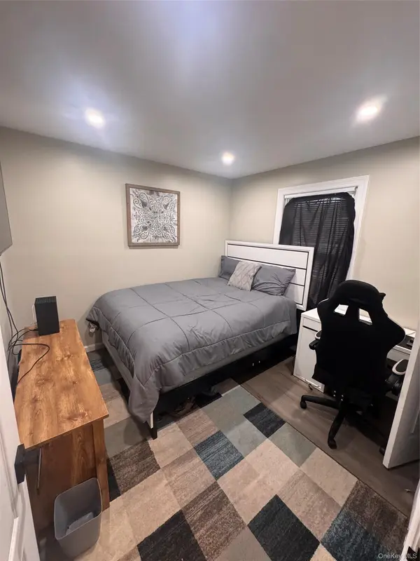 68 Brookline AVE #Main floor, East Atlantic Beach, NY 11561