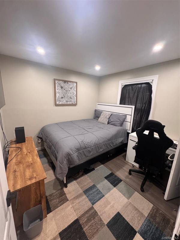 68 Brookline AVE #Main floor, East Atlantic Beach, NY 11561