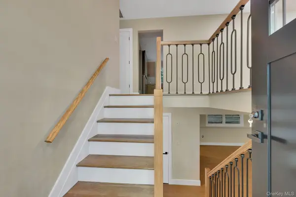 24 Emperor LN, Montgomery, NY 12549