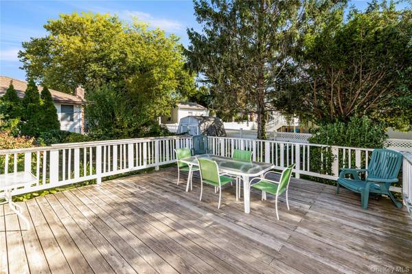256 9th ST, Bethpage, NY 11714