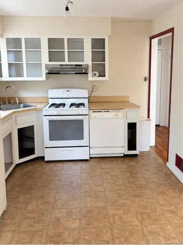 886 Rensselaer AVE, Staten Island, NY 10309