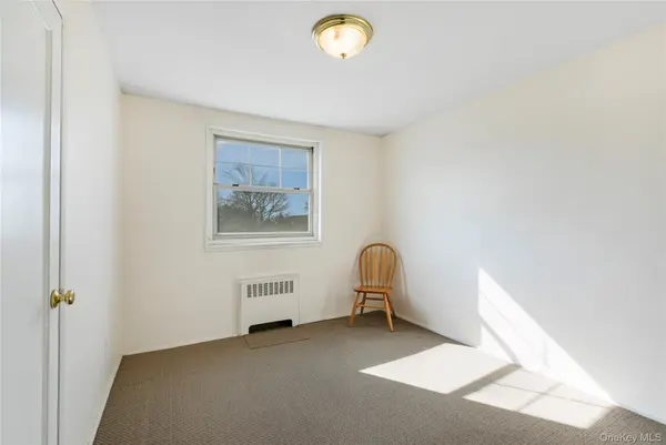 255-14 61st Ave #14, Little Neck, NY 11362