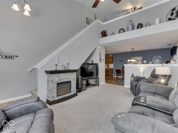 2293 Grand Fir DR, Greenwood, IN 46143