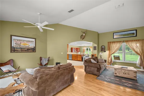 11347 NW 160TH ST, Reddick, FL 32686