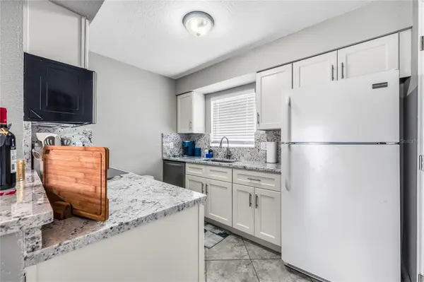 2744 HIDDEN LAKE BLVD #C, Sarasota, FL 34237
