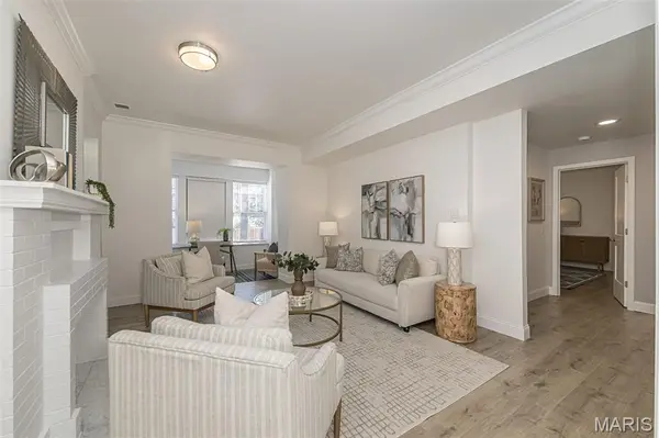 527 Clara AVE #1A, St Louis, MO 63112
