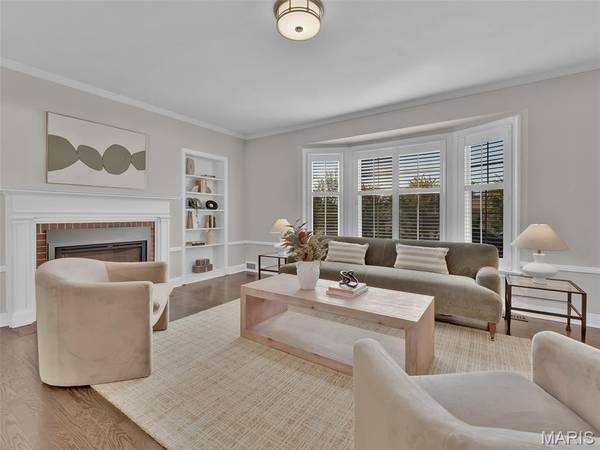 1154 S Berry RD, Webster Groves, MO 63122