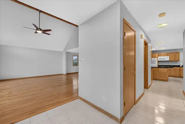 1285 Drawbridge LN, Lemont, IL 60439