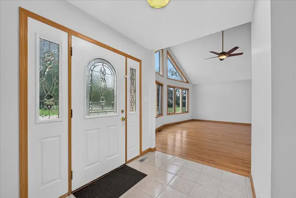 1285 Drawbridge LN, Lemont, IL 60439