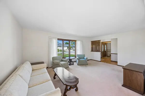 7809 Palm DR, Orland Park, IL 60462
